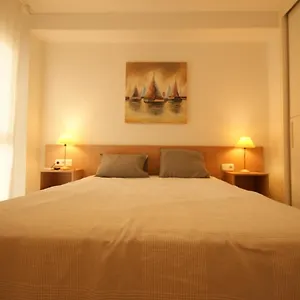  Apartamento En A 300 M De La Playa, Con Patio Y Salida Directa A Calle
