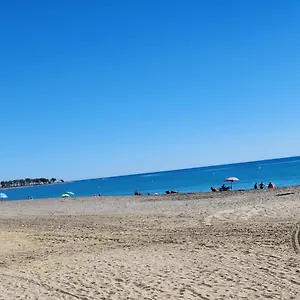  Apartamento ¡bajo Estupendo Con Patio Y Terraza A 200 Metros De La Playa!